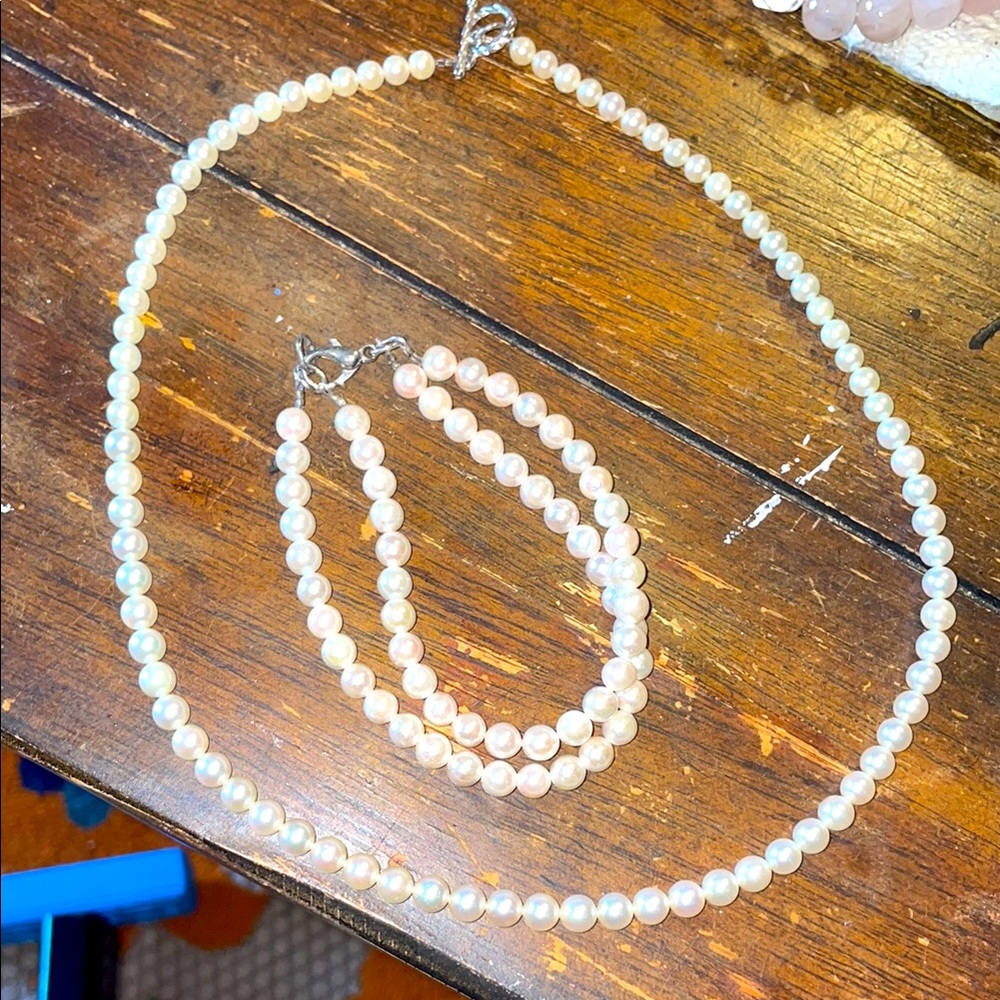 Elegant Pearl Necklace and Double strand Bracelet Set w 925 clasps